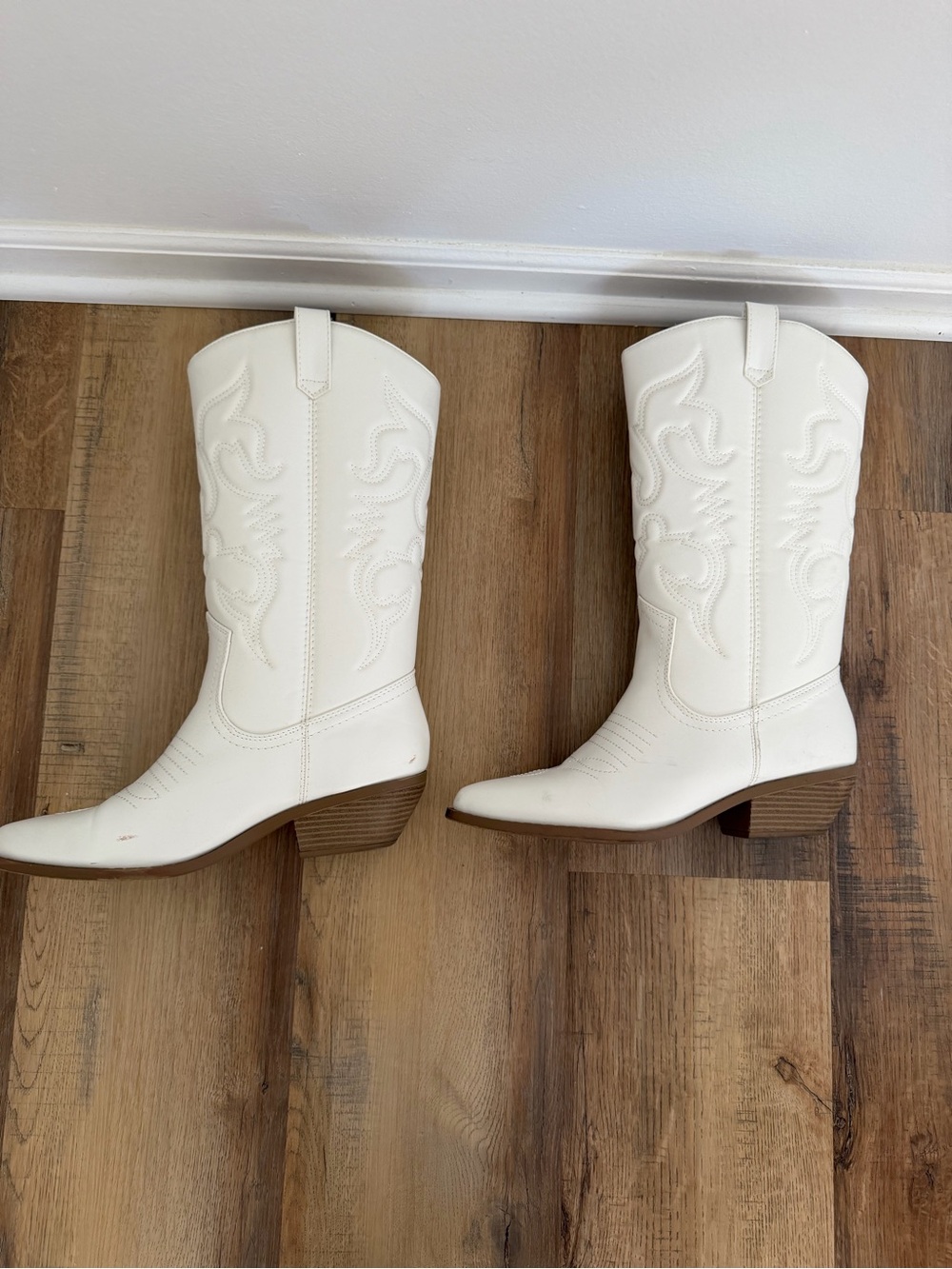 Soda White Embroidered Western Knee-High Boots - Picture 6 of 8